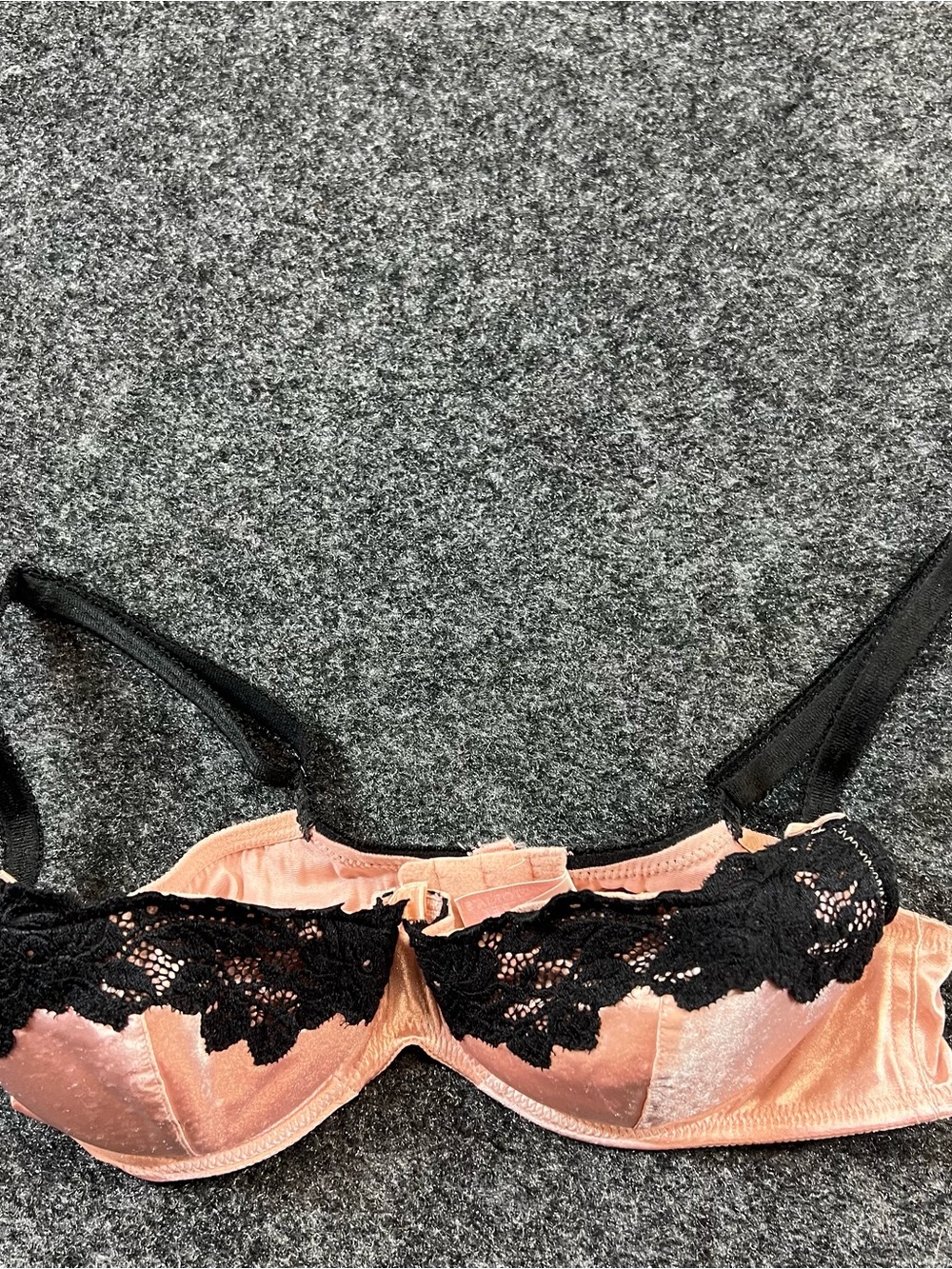 Victoria’s Secret Dream Angels 36A Satin Lace Underwire Bra Blush Pink - Picture 3 of 9